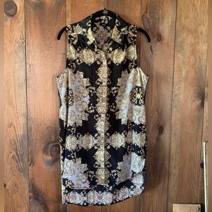 Long sleeveless top/vest